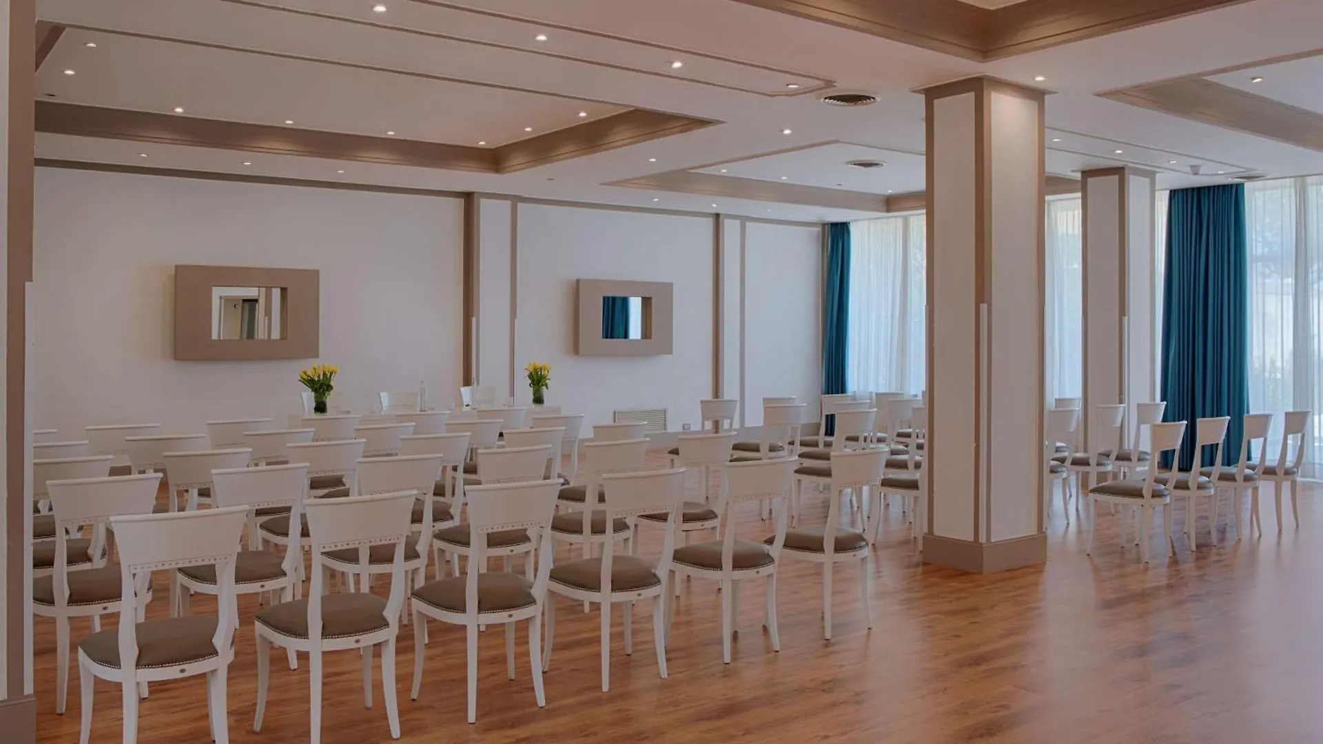 NH Caltagirone Villa San Mauro 4*,  Italia