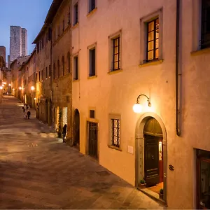 Hotel L'antico Pozzo ***